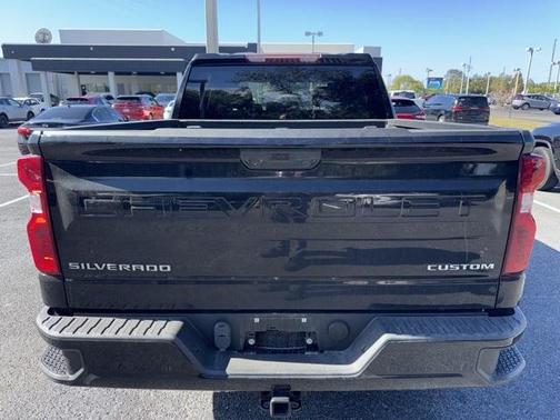2022 Chevrolet Silverado 1500 Custom