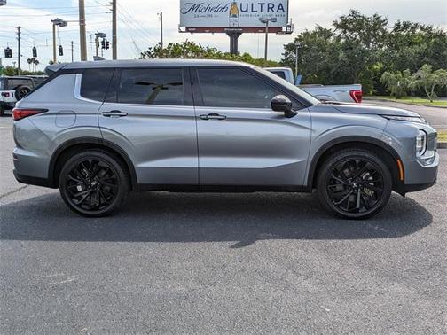 2023 Mitsubishi Outlander SEL Black Edition