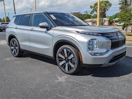 2025 Mitsubishi Outlander SE