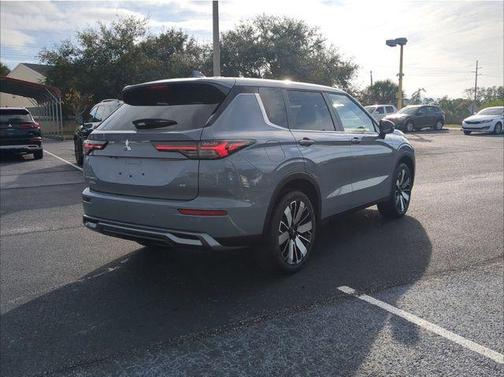 Gray 2026 Mitsubishi Outlander SE