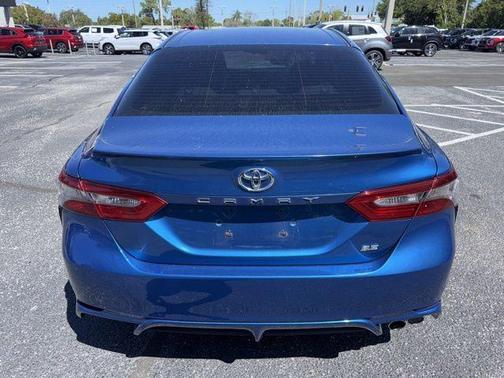 Blue Crush Metallic 2018 Toyota Camry SE