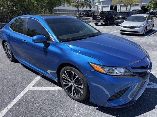 Blue Crush Metallic 2018 Toyota Camry SE
