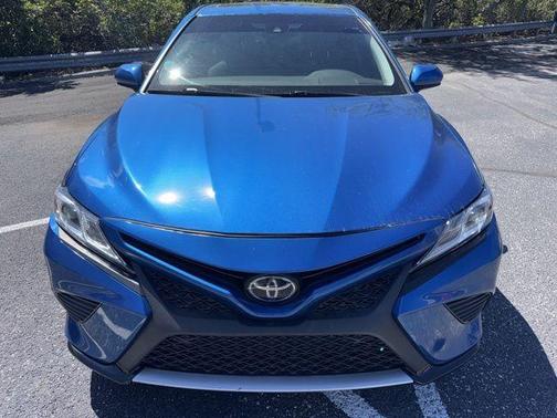 Blue Crush Metallic 2018 Toyota Camry SE
