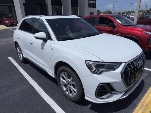 2023 Audi Q3 45 S line Premium