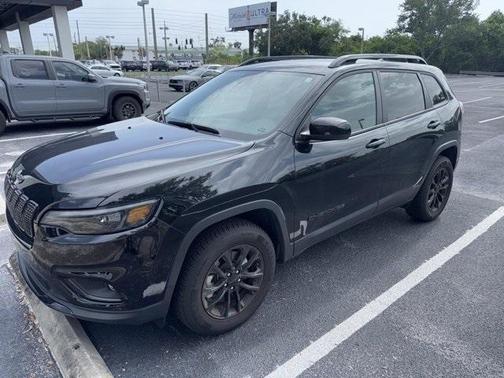 2023 Jeep Cherokee Altitude Lux