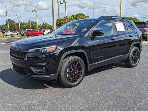 2023 Jeep Cherokee Altitude Lux