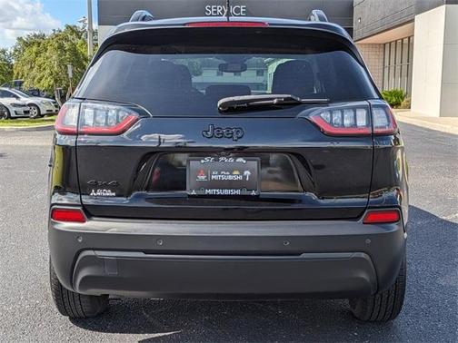 2023 Jeep Cherokee Altitude Lux