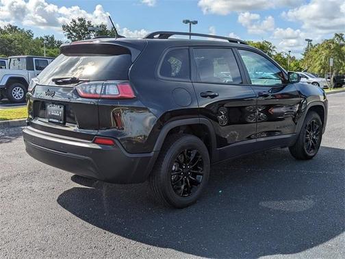 2023 Jeep Cherokee Altitude Lux