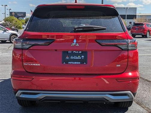 2025 Mitsubishi Outlander SE