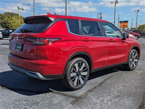 2025 Mitsubishi Outlander SE
