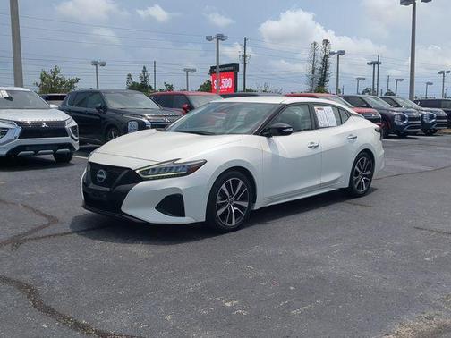 Pearl White Tri-Coat 2023 Nissan Maxima SV