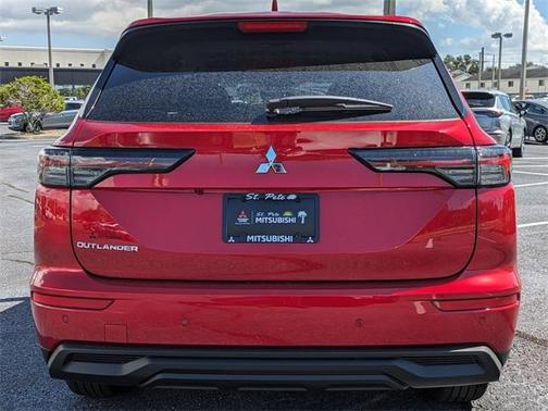 2025 Mitsubishi Outlander ES