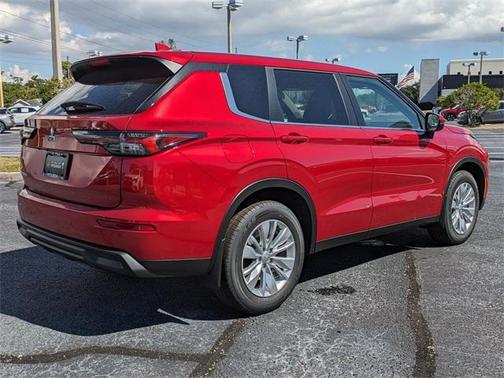 2025 Mitsubishi Outlander ES
