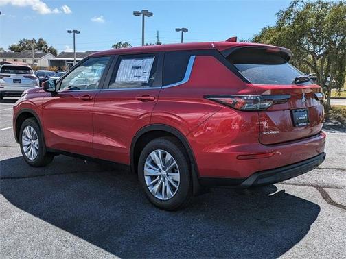2025 Mitsubishi Outlander ES