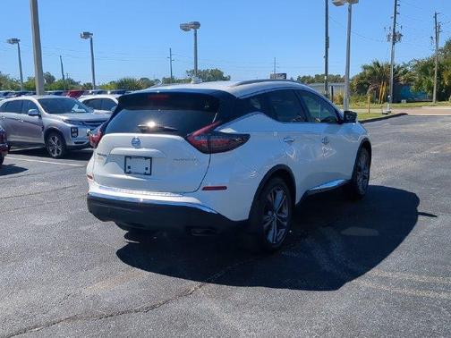 White 2019 Nissan Murano Platinum