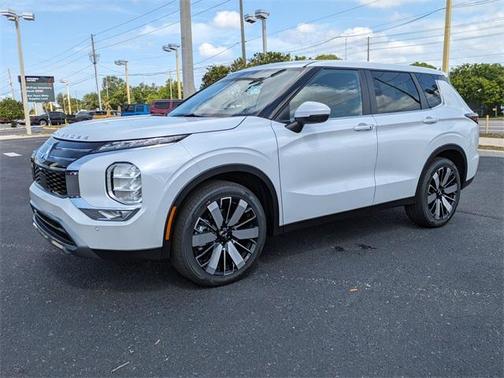 2025 Mitsubishi Outlander SE