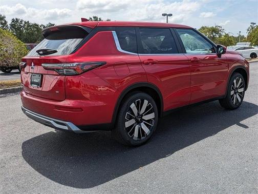 2025 Mitsubishi Outlander SE