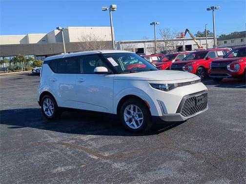 2024 Kia Soul LX