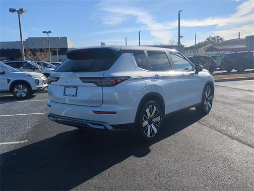 2025 Mitsubishi Outlander SE