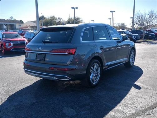 2021 Audi Q7 55 Premium Plus