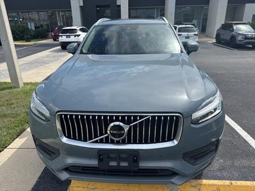 2020 Volvo XC90 T6 Momentum 7 Passenger