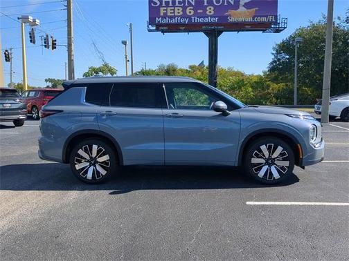 2026 Mitsubishi Outlander SEL