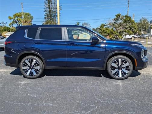 2025 Mitsubishi Outlander SE