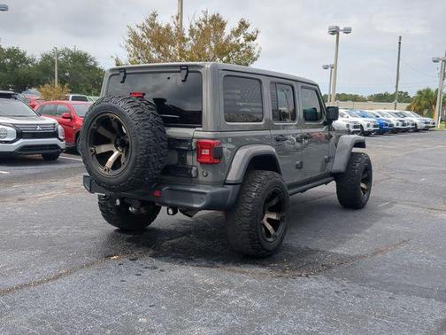 Sting Gray Clearcoat 2019 Jeep Wrangler Unlimited Sahara