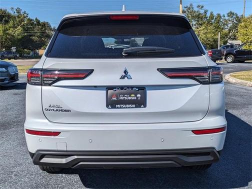 2025 Mitsubishi Outlander ES