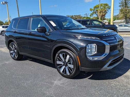 2025 Mitsubishi Outlander SE