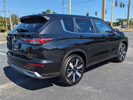 2025 Mitsubishi Outlander SE