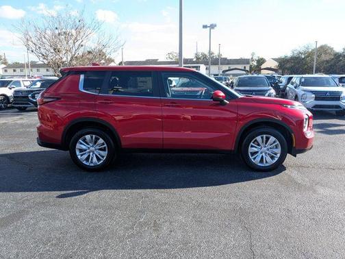 2026 Mitsubishi Outlander ES