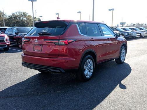 2026 Mitsubishi Outlander ES