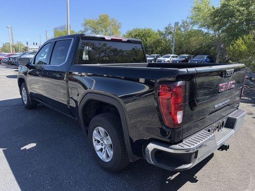 Onyx Black 2024 GMC Sierra 1500 SLE
