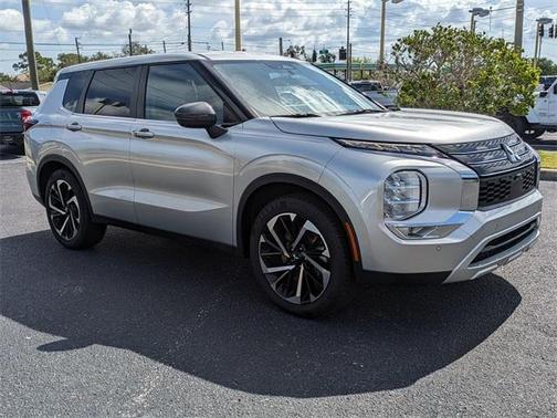 2022 Mitsubishi Outlander SE