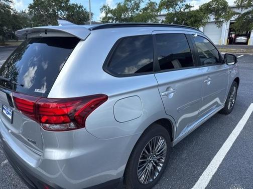 2021 Mitsubishi Outlander PHEV LE
