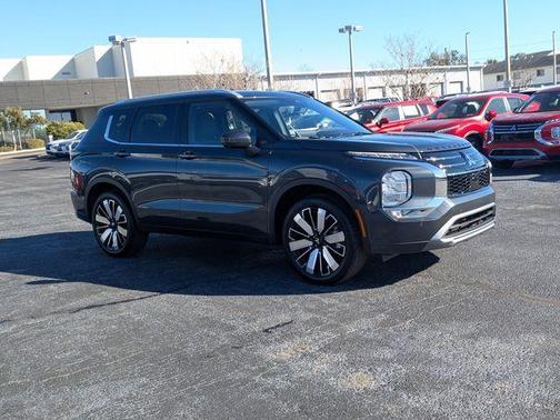 Graphite Gray 2026 Mitsubishi Outlander SEL