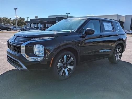 2025 Mitsubishi Outlander SE