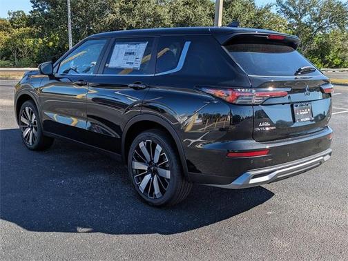 2025 Mitsubishi Outlander SE