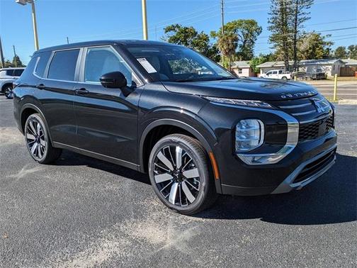 2025 Mitsubishi Outlander SE