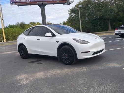 2023 Tesla Model Y Long Range
