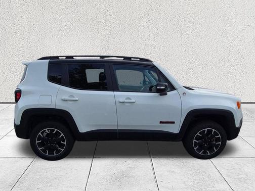 Alpine White Clearcoat 2023 Jeep Renegade Trailhawk