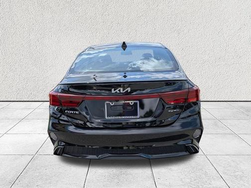 Aurora Black 2024 Kia Forte GT-Line