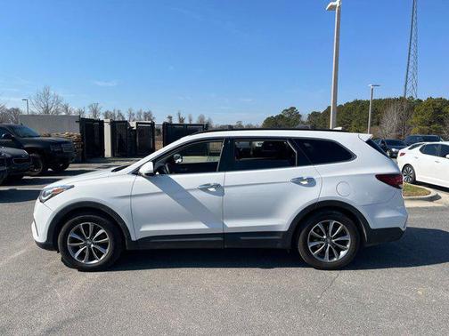 2017 Hyundai SANTA FE SE