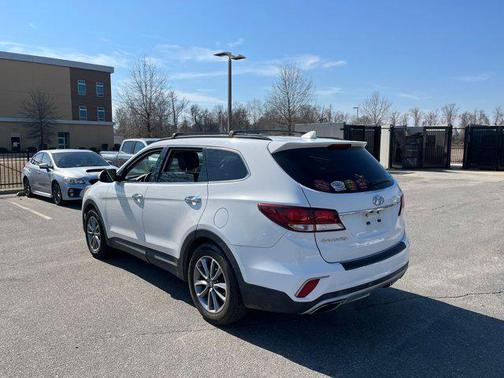 2017 Hyundai SANTA FE SE