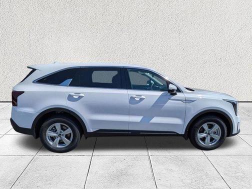 Glacial White Pearl 2026 Kia Sorento LX