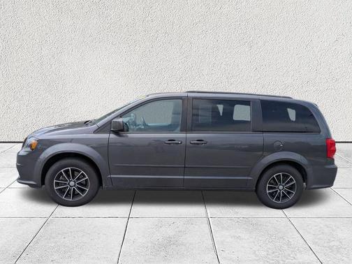 Granite Crystal Metallic Clearcoat 2016 Dodge Grand Caravan R/T