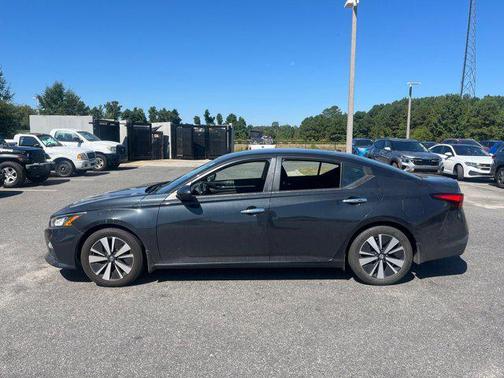 2021 Nissan Altima 2.5 SV