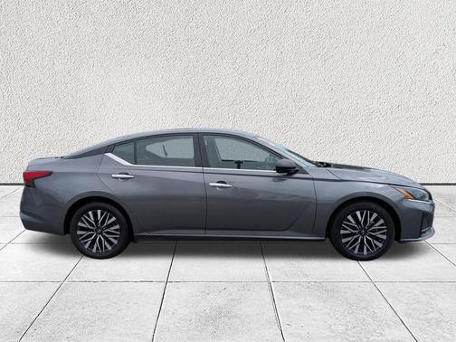 Gun Metallic 2024 Nissan Altima 2.5 SV