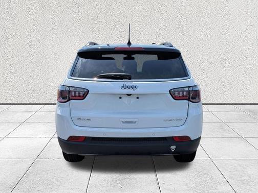 Bright White Clearcoat 2024 Jeep Compass Limited
